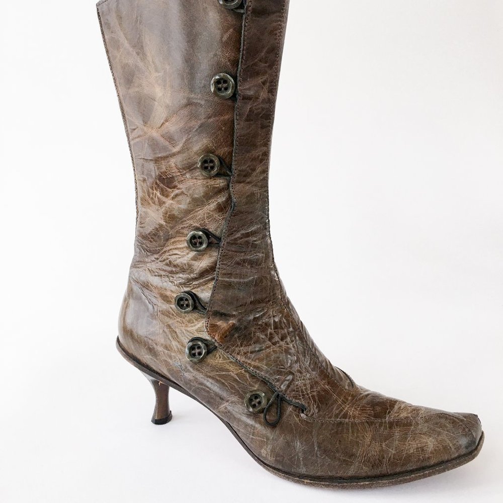 Vintage leather boots by Cydwoq